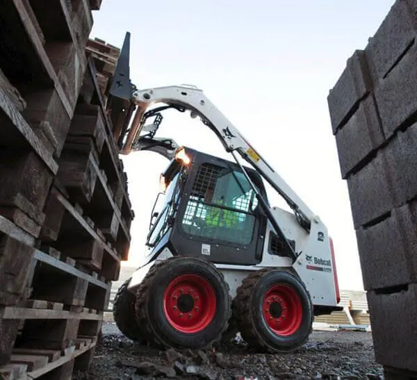 Bobcat S450: Compact Design