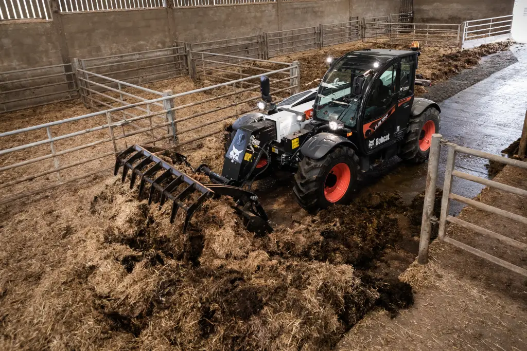 Equipment for Agriculture & Farming with grapple for farm work