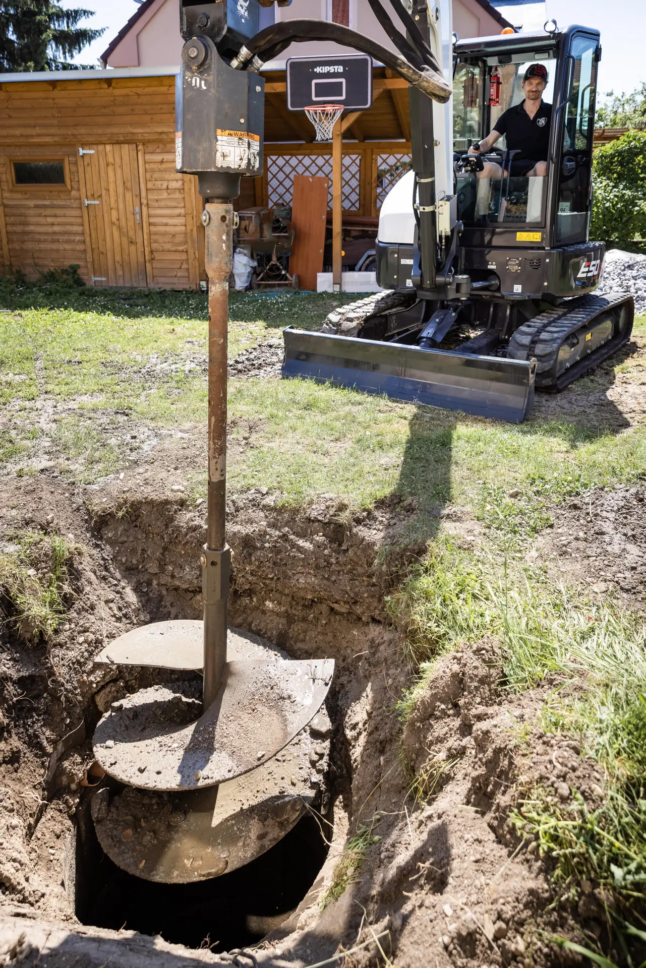 Bobcat E50: Auto Idle