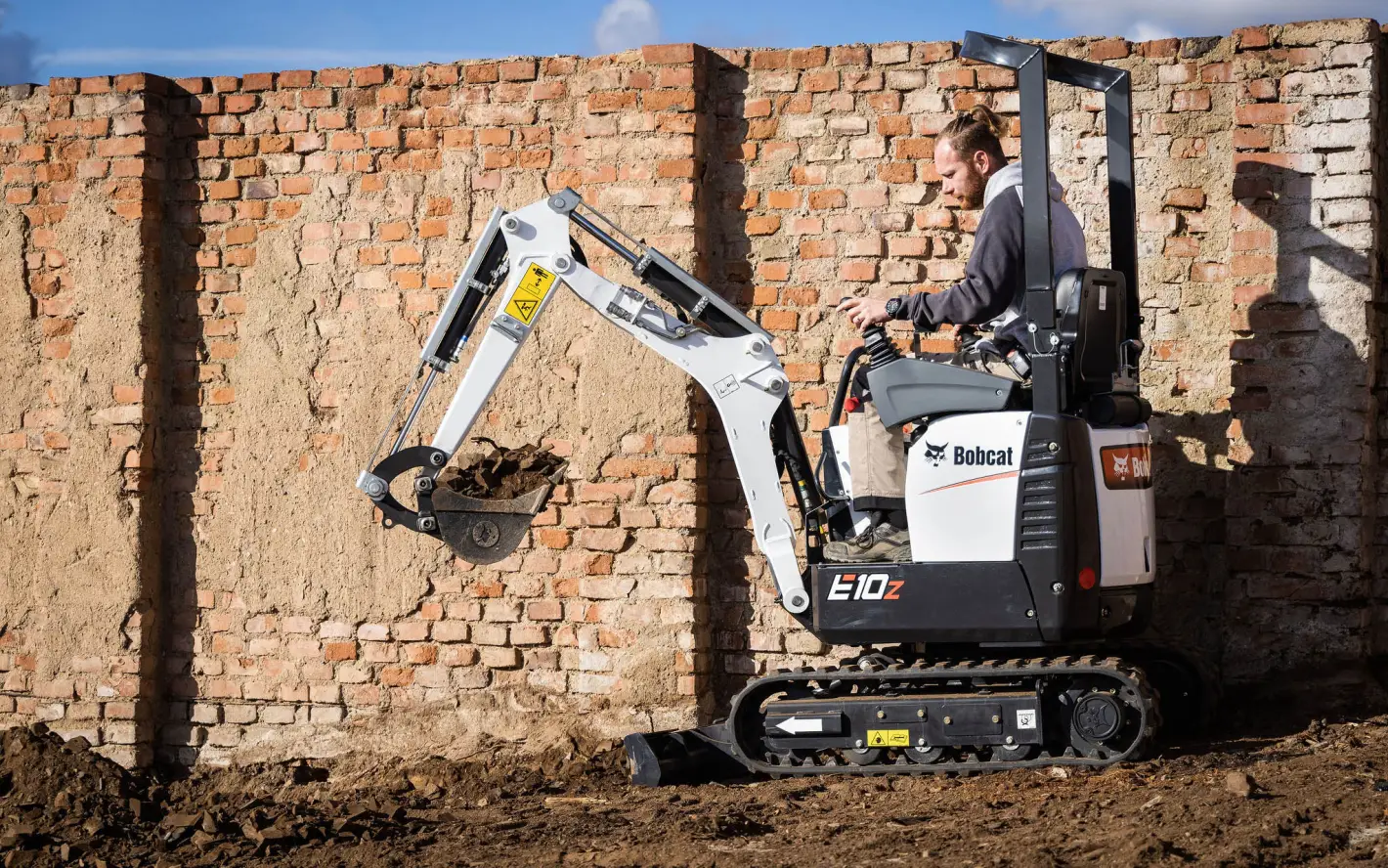 Bobcat E10z: Two-Speed Travel
