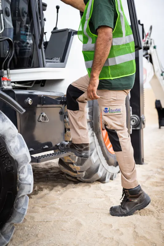 Bobcat B730: Comfortable Cab Access