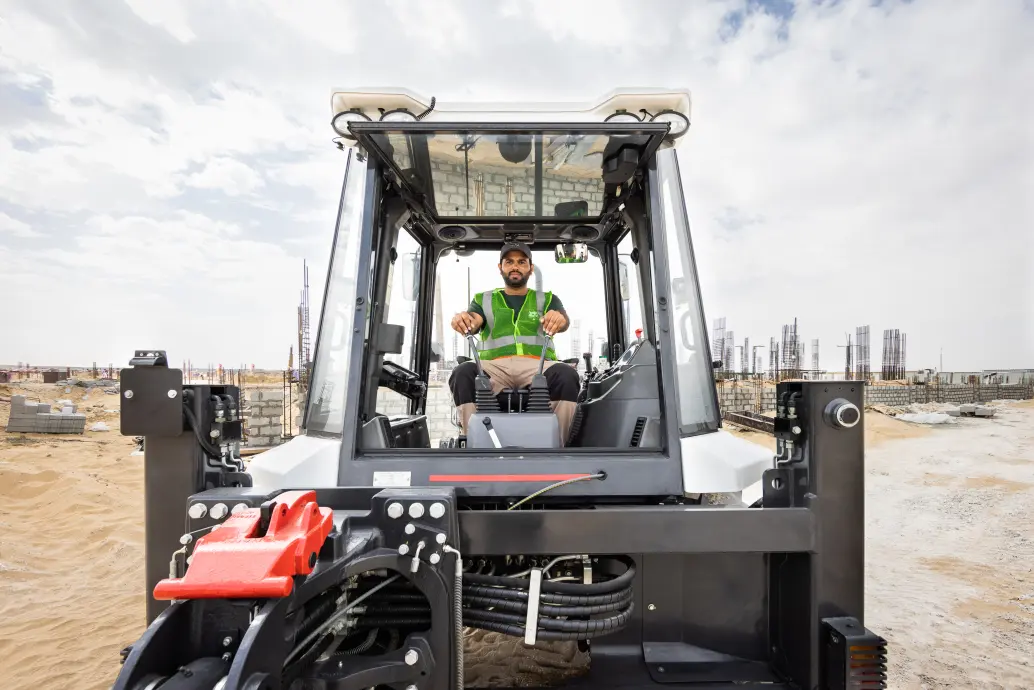 Bobcat B730: Side-Shift Backhoe