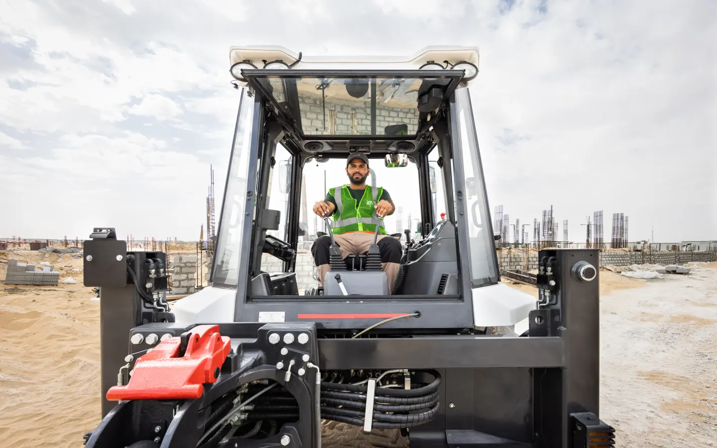 Bobcat B730: Side-Shift Backhoe