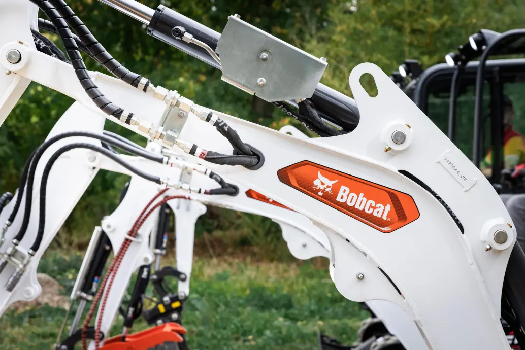 Bobcat E20z: Robust Hydraulic System