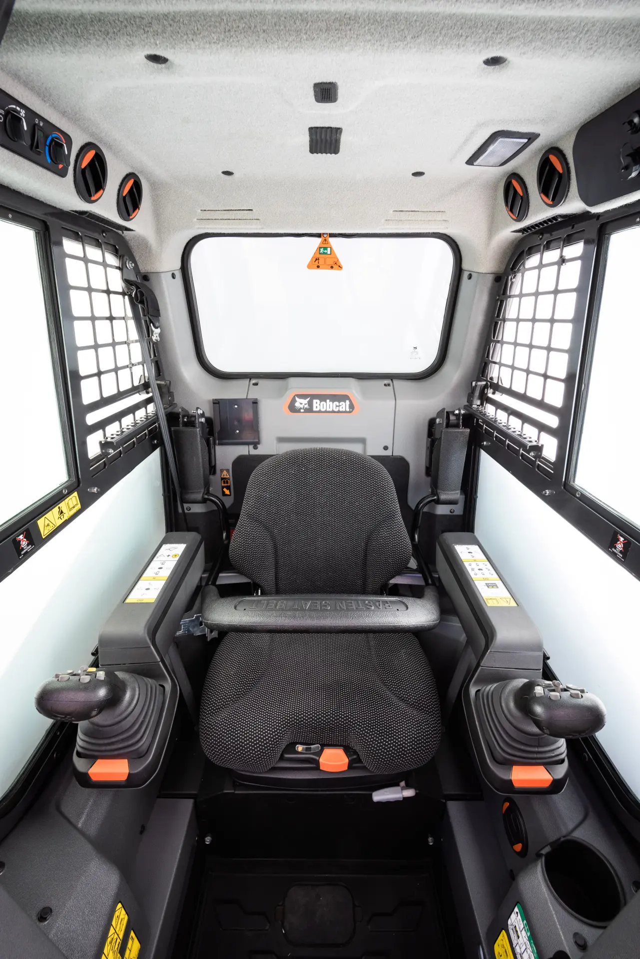Bobcat T590: Deluxe Cab Comfort