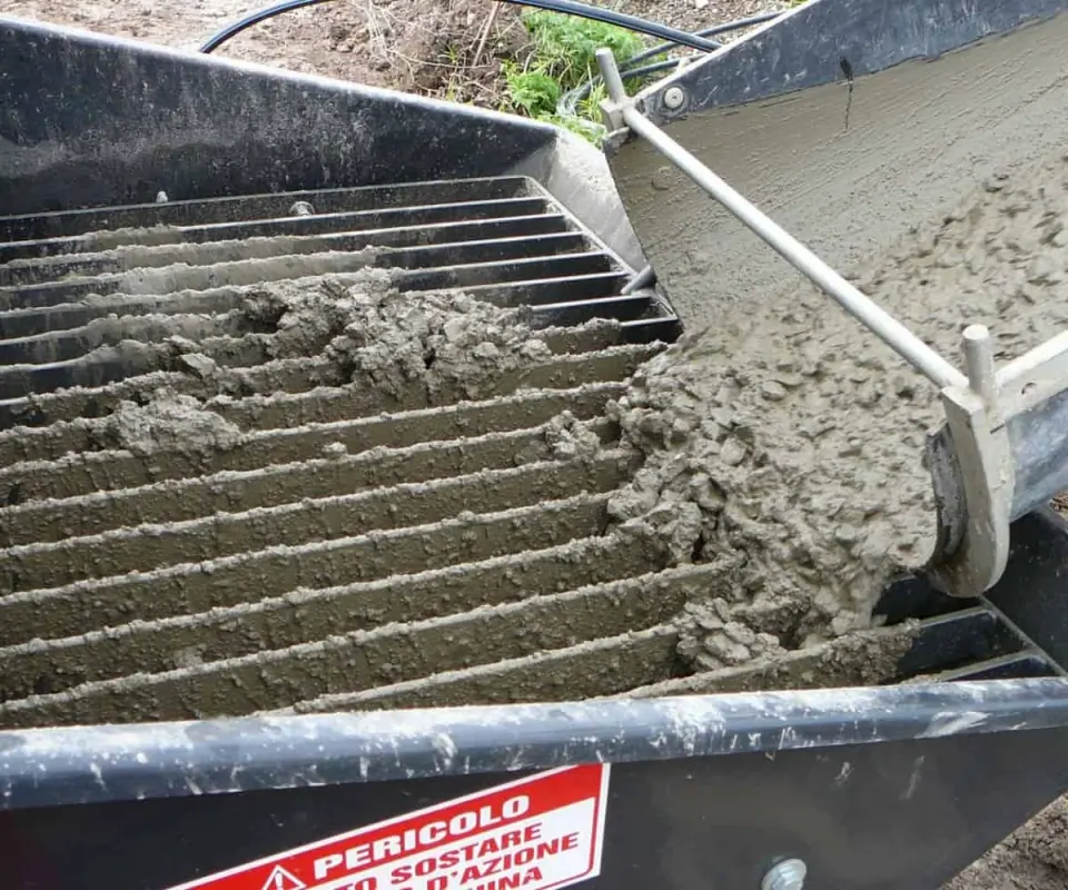 Bobcat Concrete Pump: Protective Guard Panel