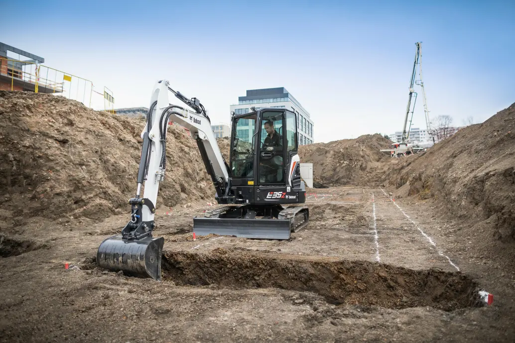 Bobcat E35z: Zero Tail Swing