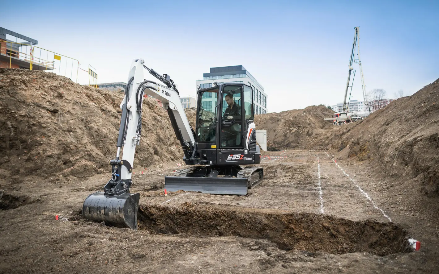 Bobcat E35z: Zero Tail Swing