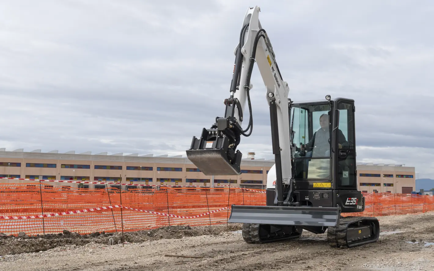 Bobcat E35z: Ergonomic Operator Controls