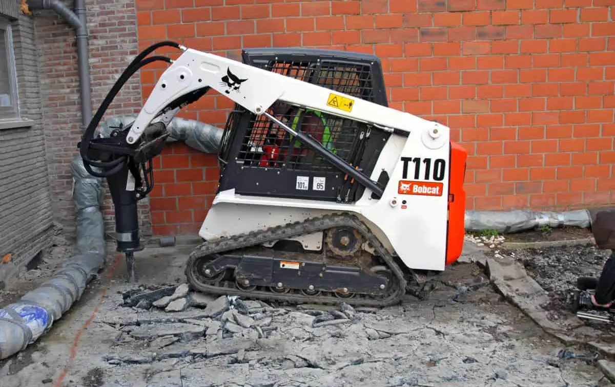 Bobcat Hydraulic Breakers: Reinforced Breaker Design