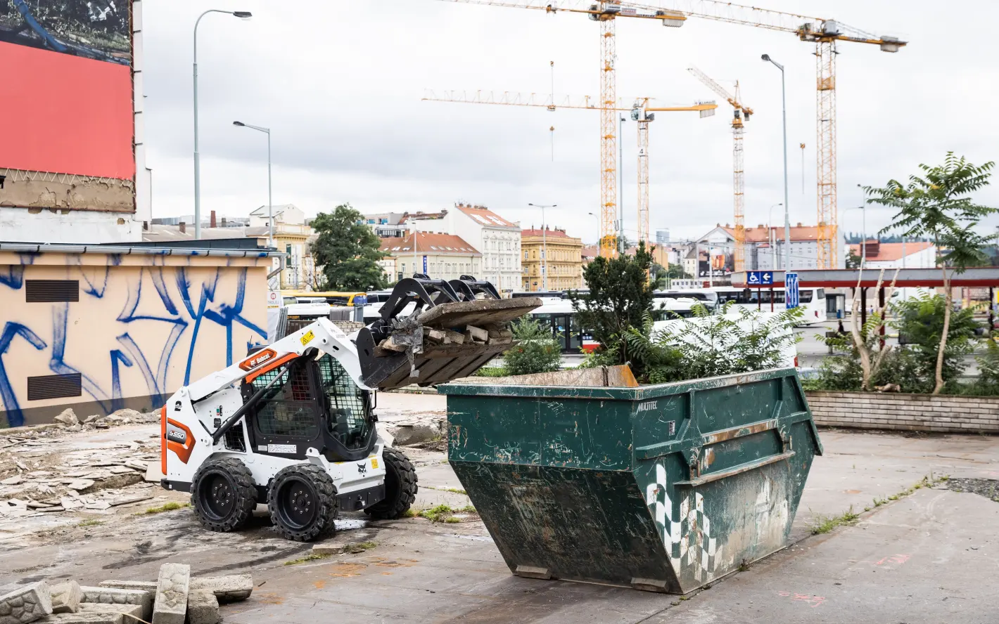 Bobcat S550: Enhanced Hydraulics