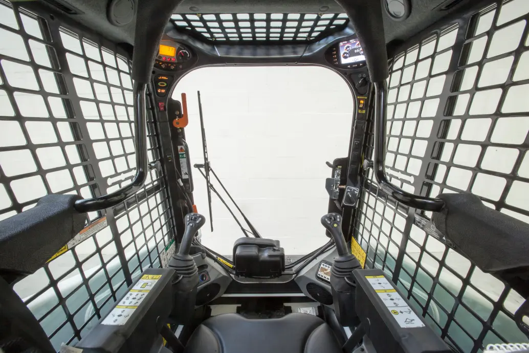 Bobcat T450: Pressurized Cab