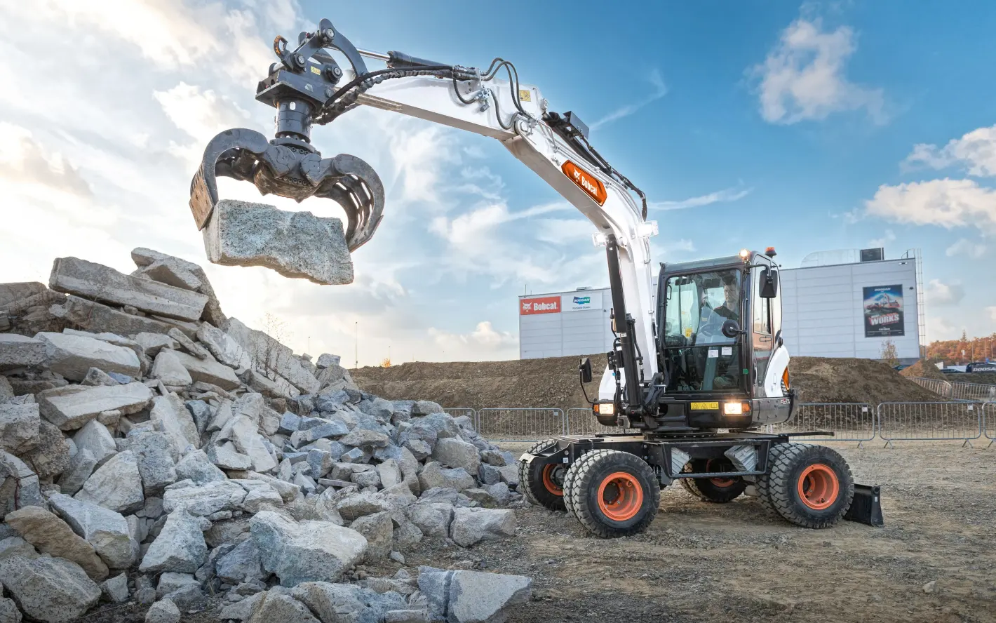 Bobcat E57W: Advanced Hydraulic System
