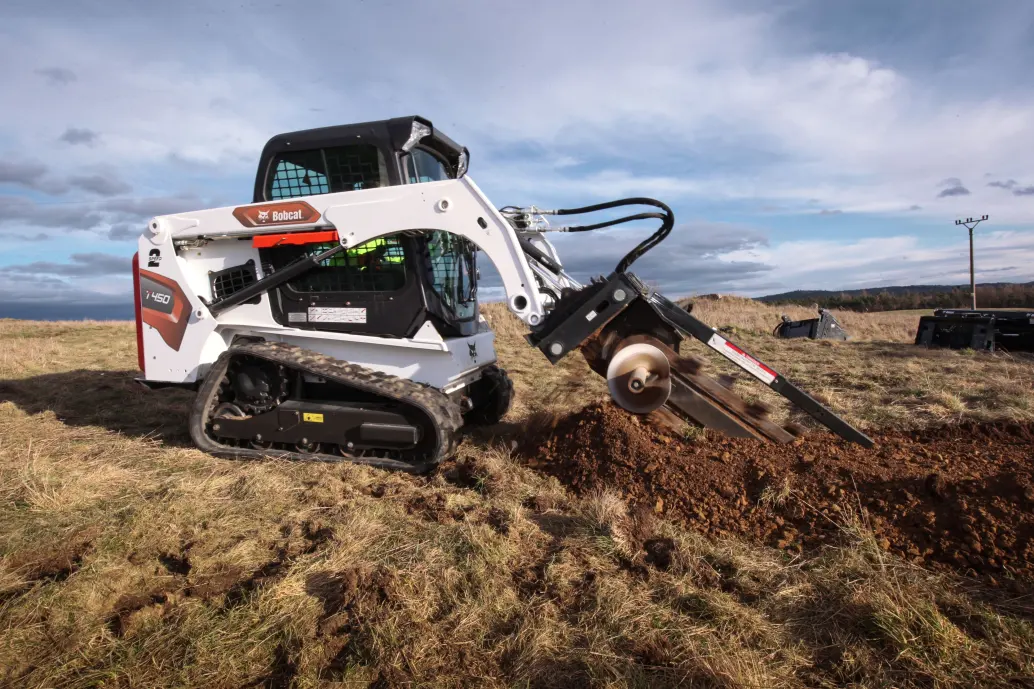 Bobcat T450: High-Flow Hydraulics