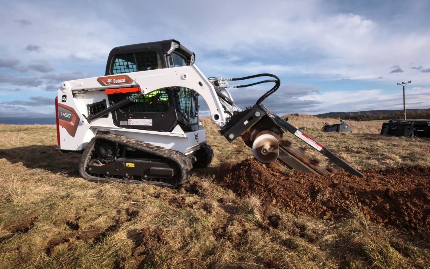 Bobcat T450: High-Flow Hydraulics