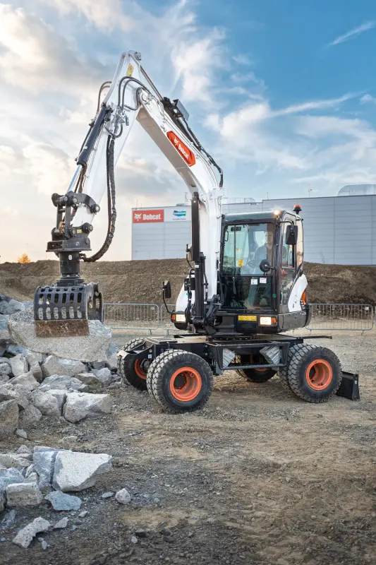 Bobcat E57W: Enhanced Control Features