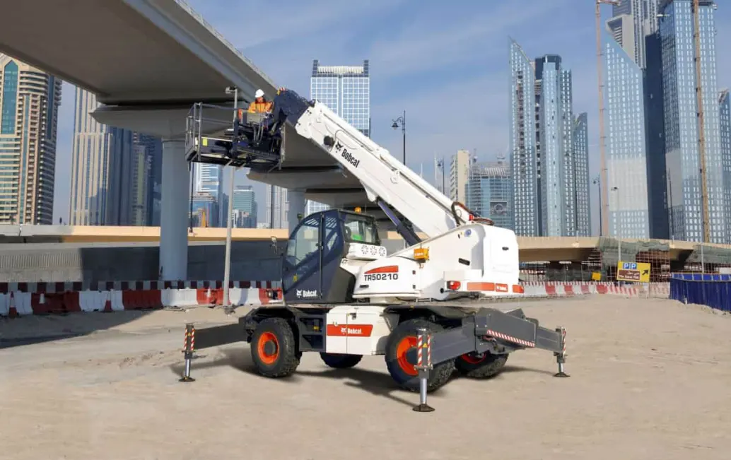 Bobcat Man Platform: High Load Capacity