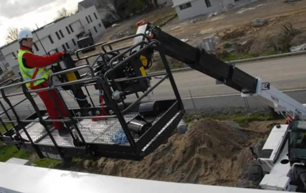 Bobcat Man Platform: Flexible Design