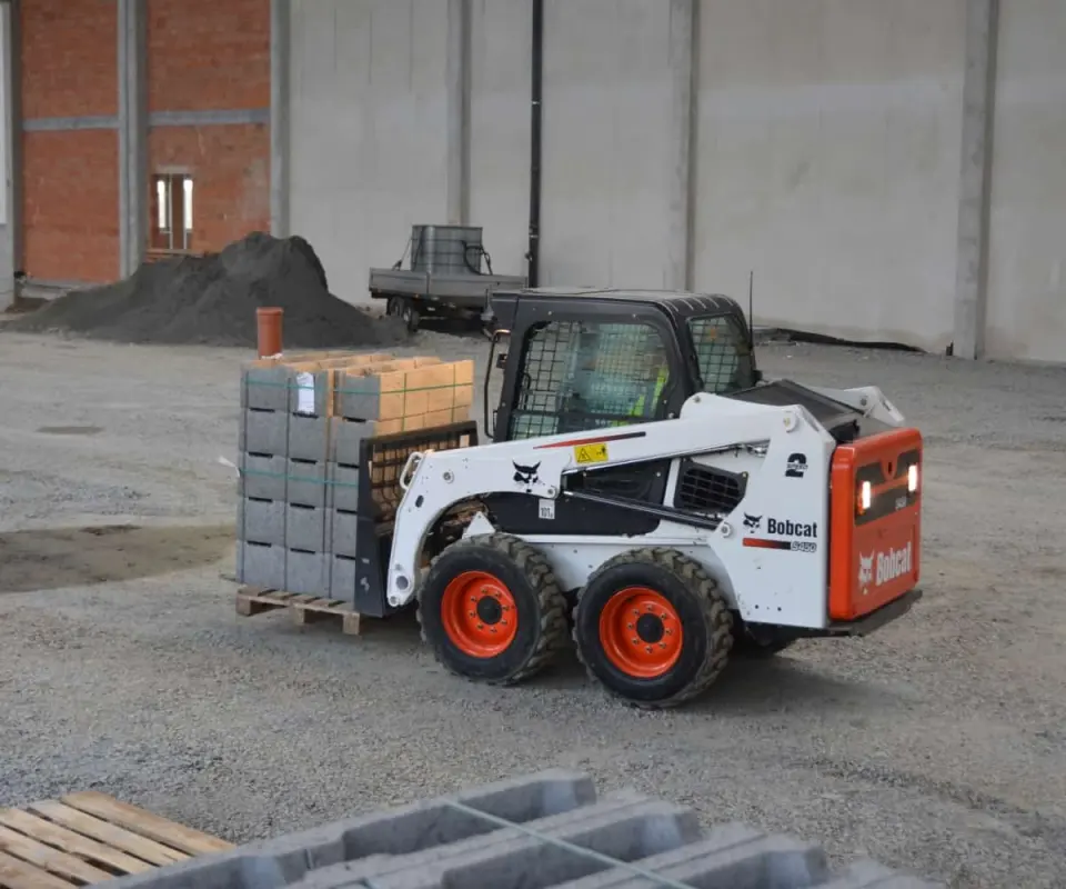 Bobcat S450: Powerful Engine
