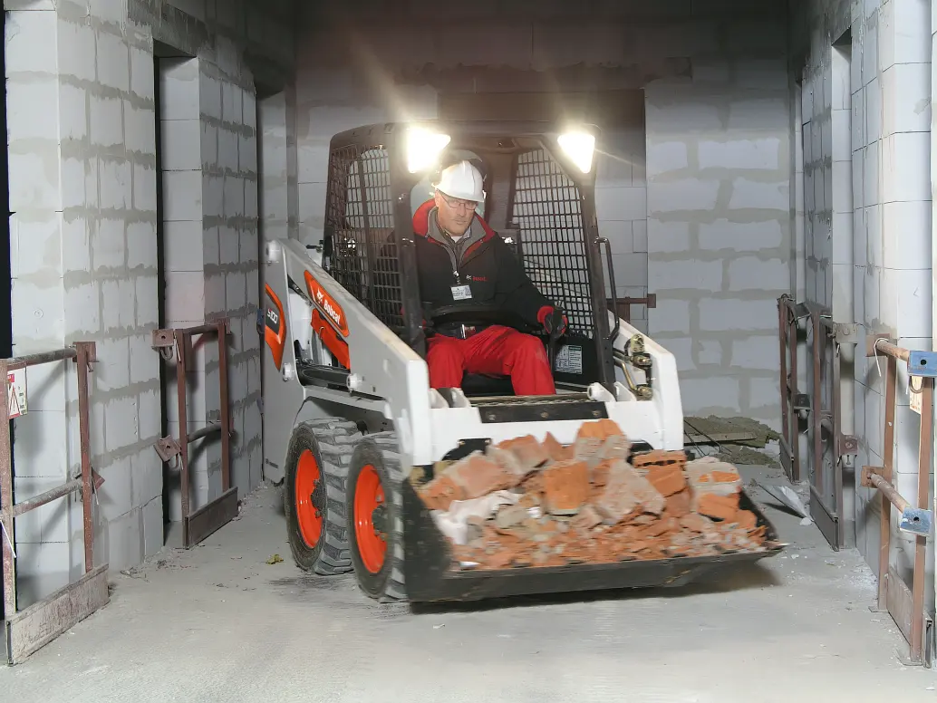 Bobcat S100: Efficient Power