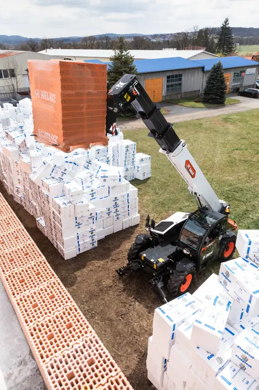 Bobcat T40.180 SLP: High Lifting Capacity
