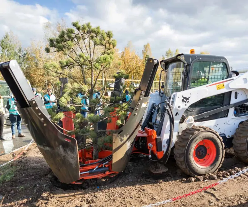 Bobcat Tree Transplanters: Overlapping Blades
