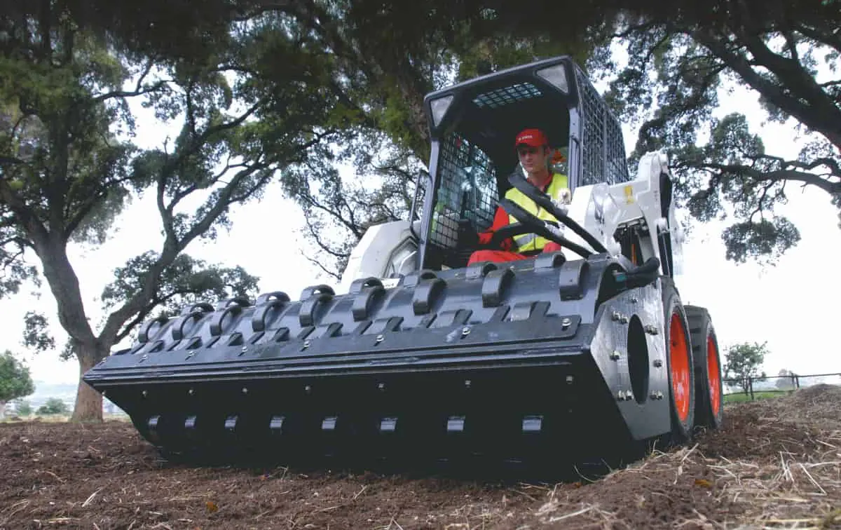Bobcat Vibratory Roller: Offset Drum Design