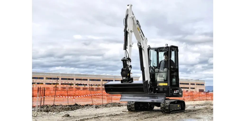 Bobcat E37: Versatile Attachments