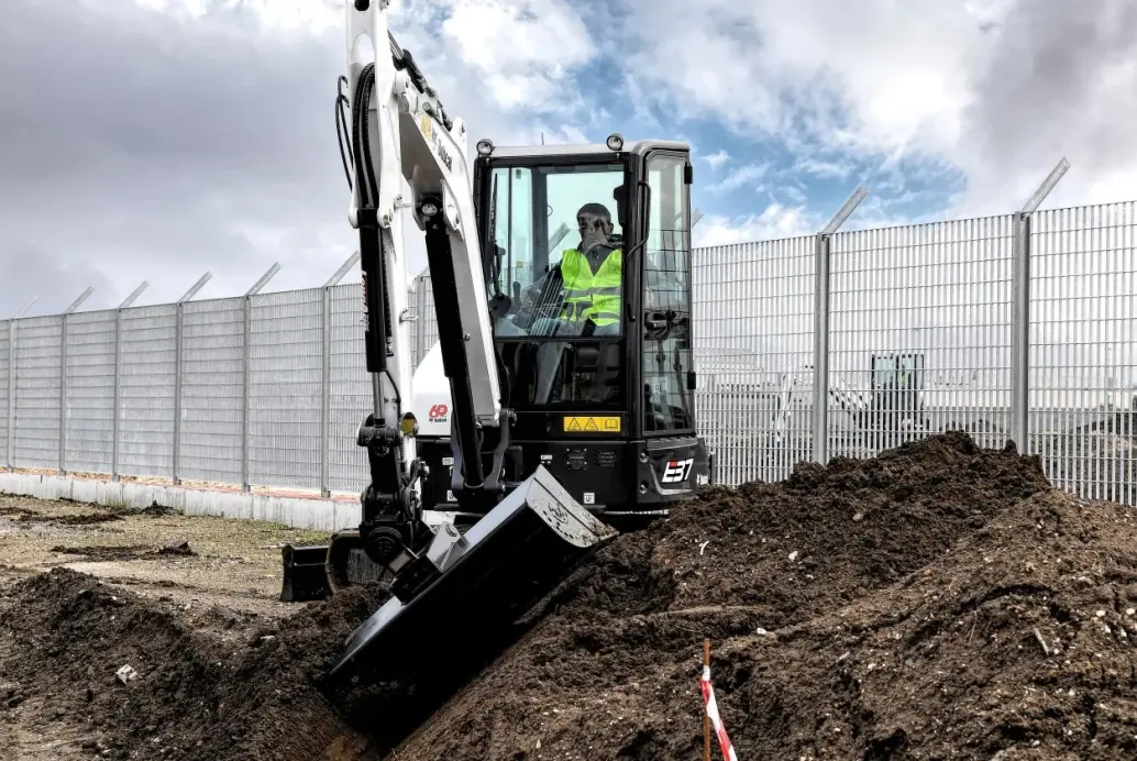 Bobcat E37: Compact Design