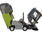 Green Machines GM500Ze with sweeper – view 2