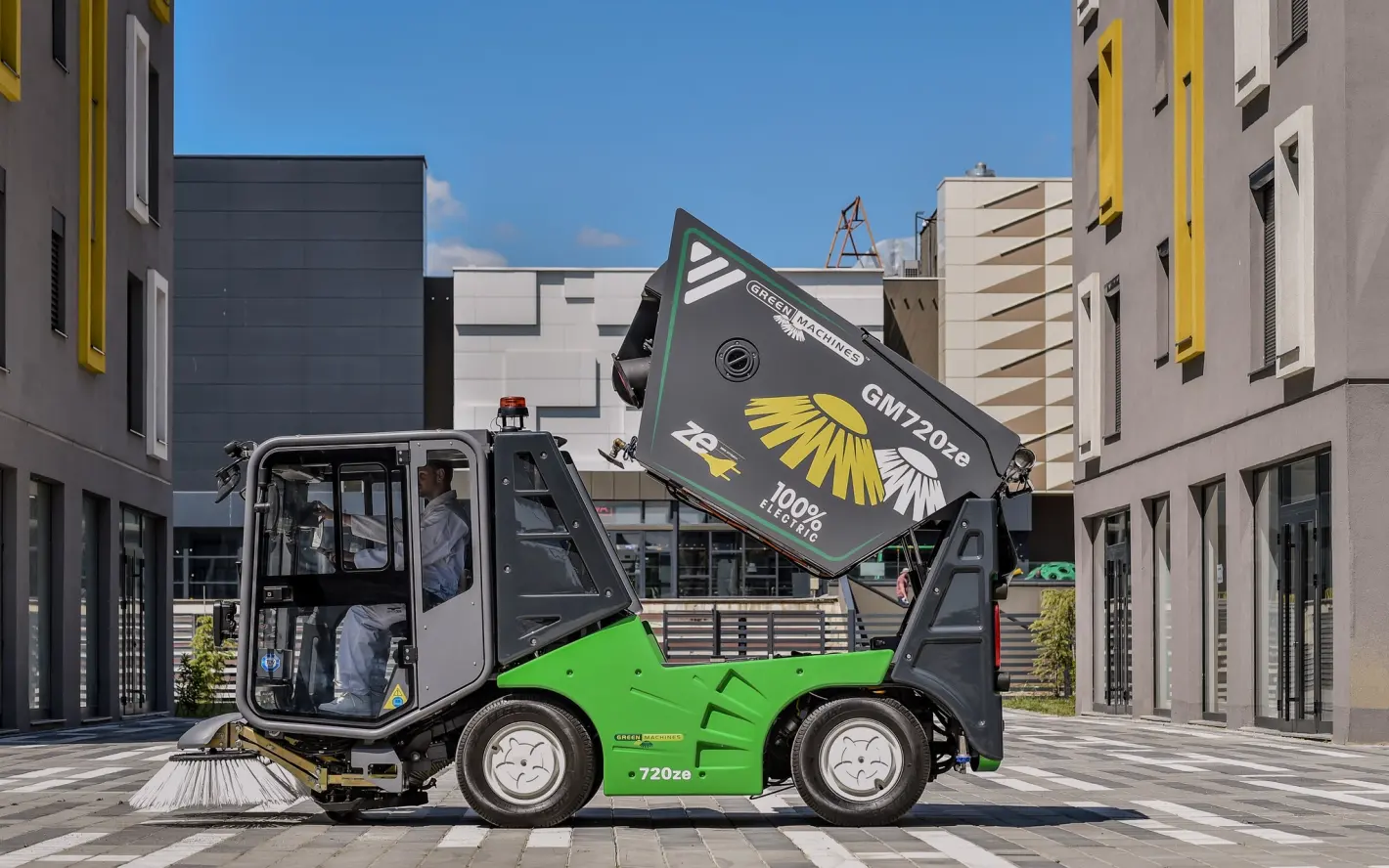 Green Machines GM720ze: Biodegradable Hydraulic System