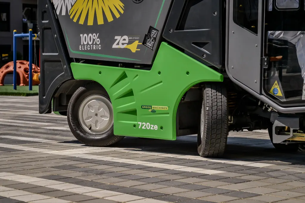 Green Machines GM720ze: Compact and Maneuverable Design