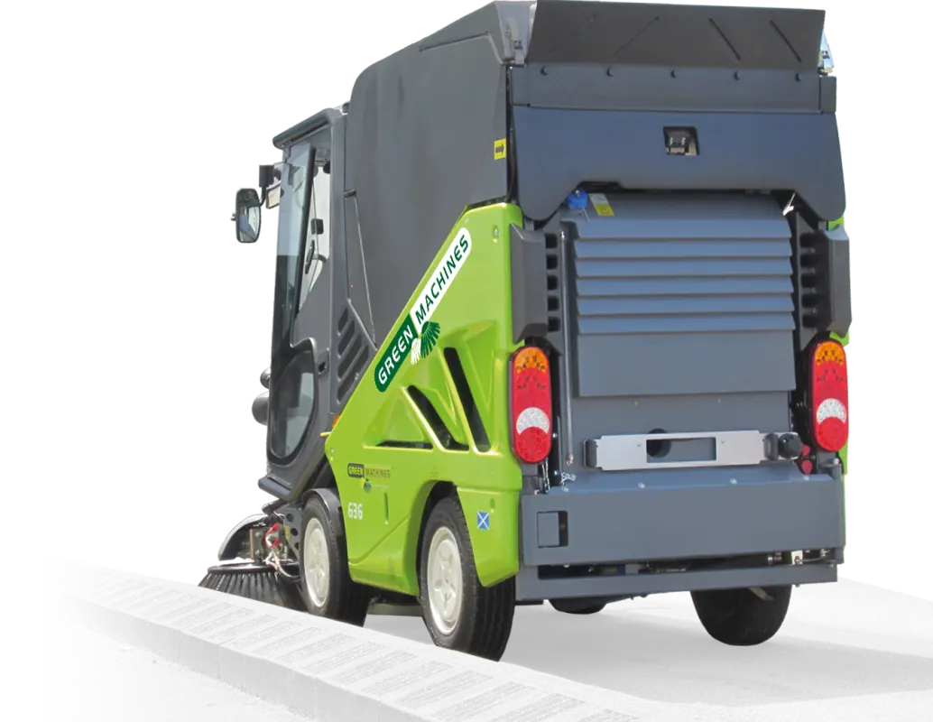 Green Machines GM636HS with sweeper – view 2