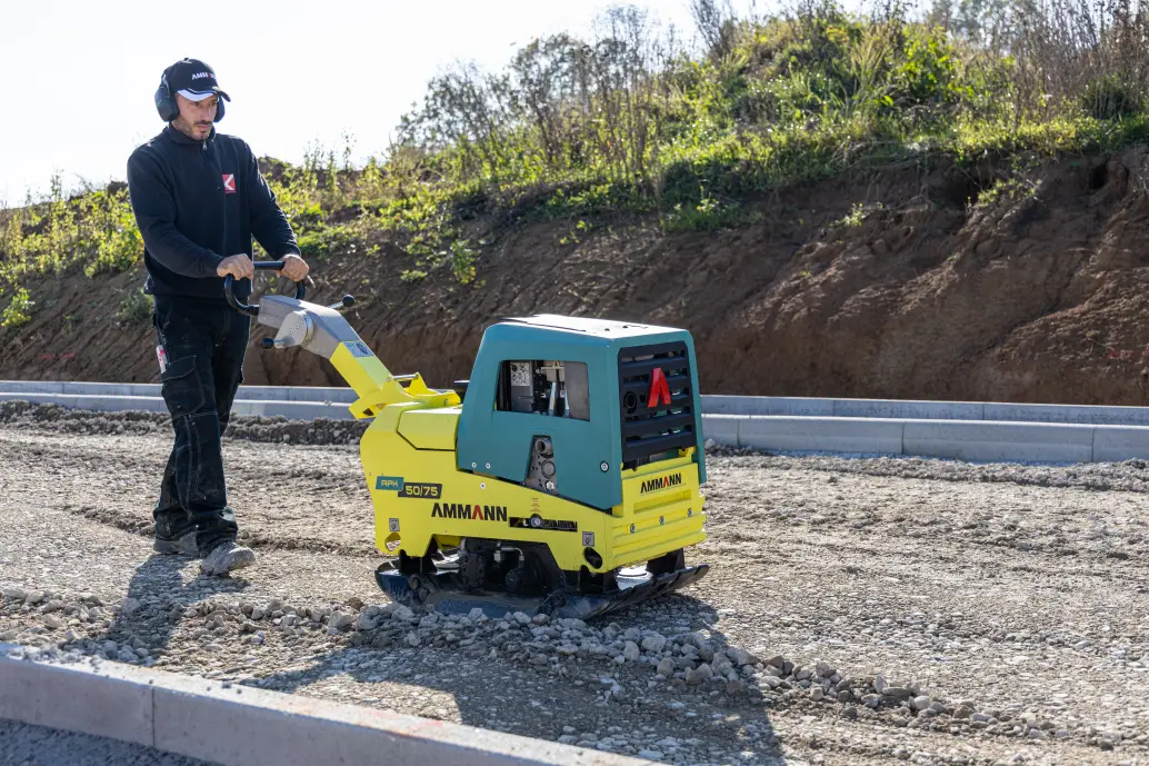Ammann APH 50/75: ACE Intelligent Compaction System