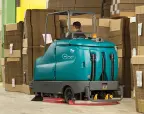 Tennant T17: Innovative Water RecoveryLeaves floors virtually dry.