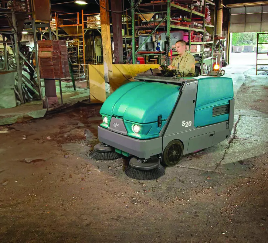 Tennant S20 with sweeper – view 2