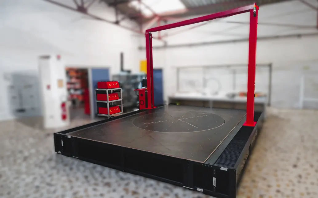 Croma Tomi: Material Holding System