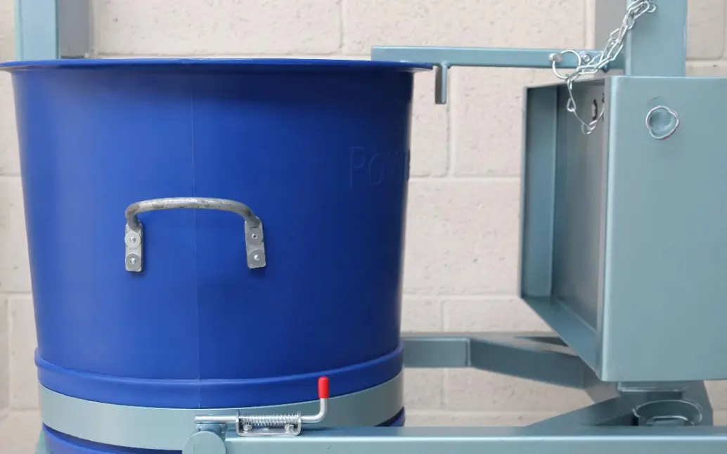 Power Sprays Pneumatic Bucket Lifter: Enhanced Safety Features