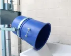 Power Sprays Pneumatic Bucket Lifter: Direct Pouring Capability