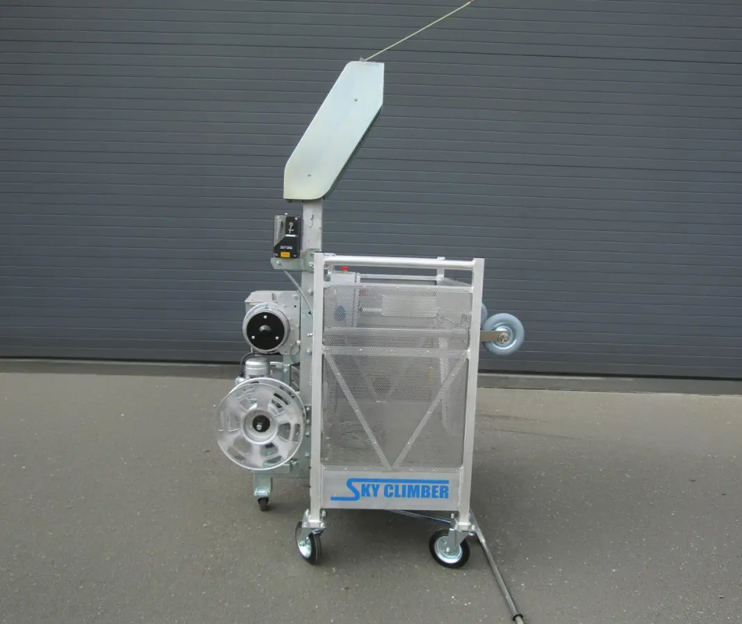 Sky Climber Sky PI Cage: Safety Features