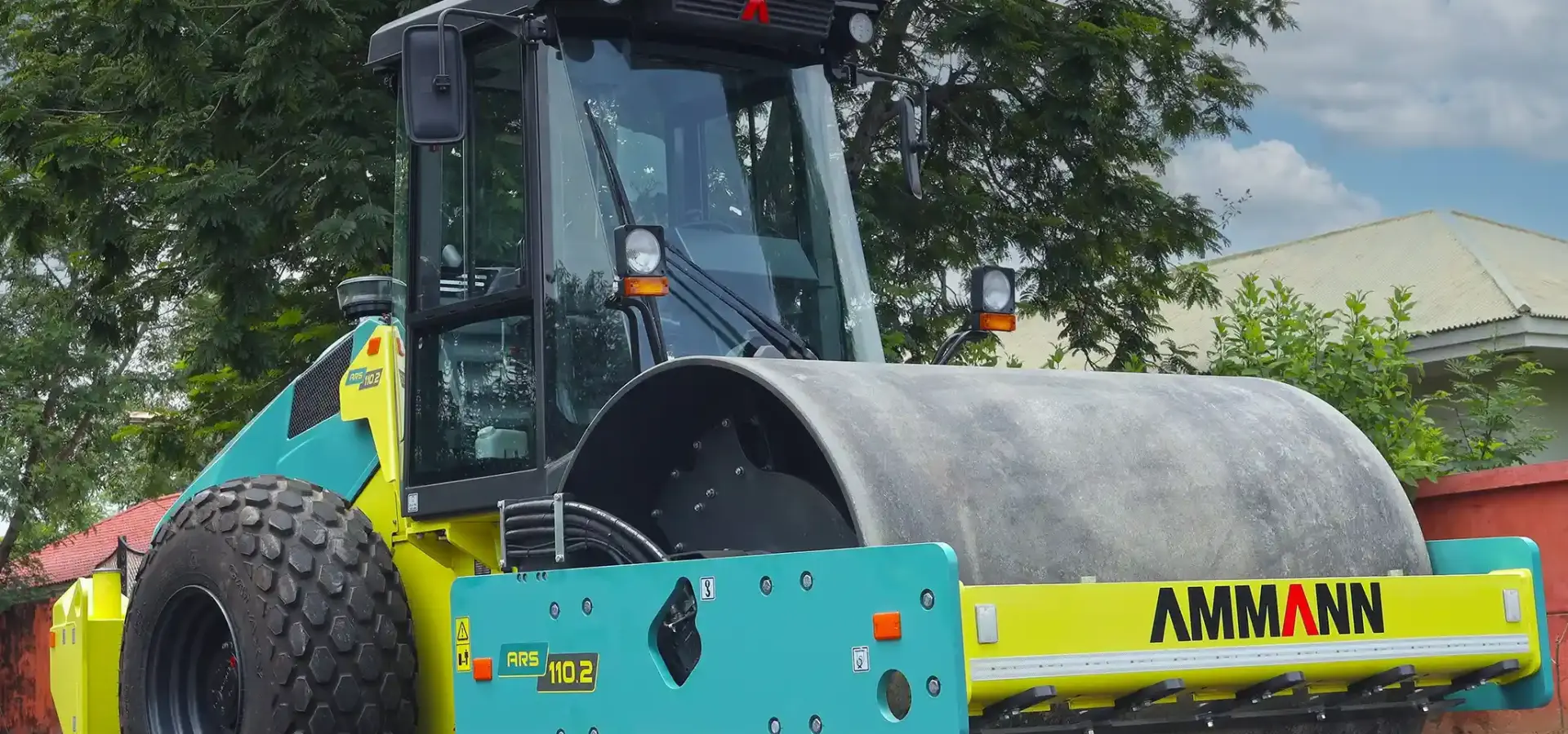 Ammann ARS 110 single-drum soil compactor